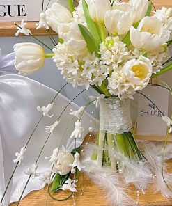Hoa cưới Dạ Lang Hương Trắng mix Tulip Trắng