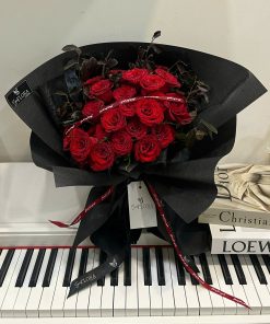 Bó hoa Hồng mix giấy đen Hàn Quốc